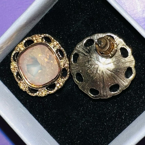 Elegant Swarovski Crystal and Gold Women's Earrings - Picture 7 of 8